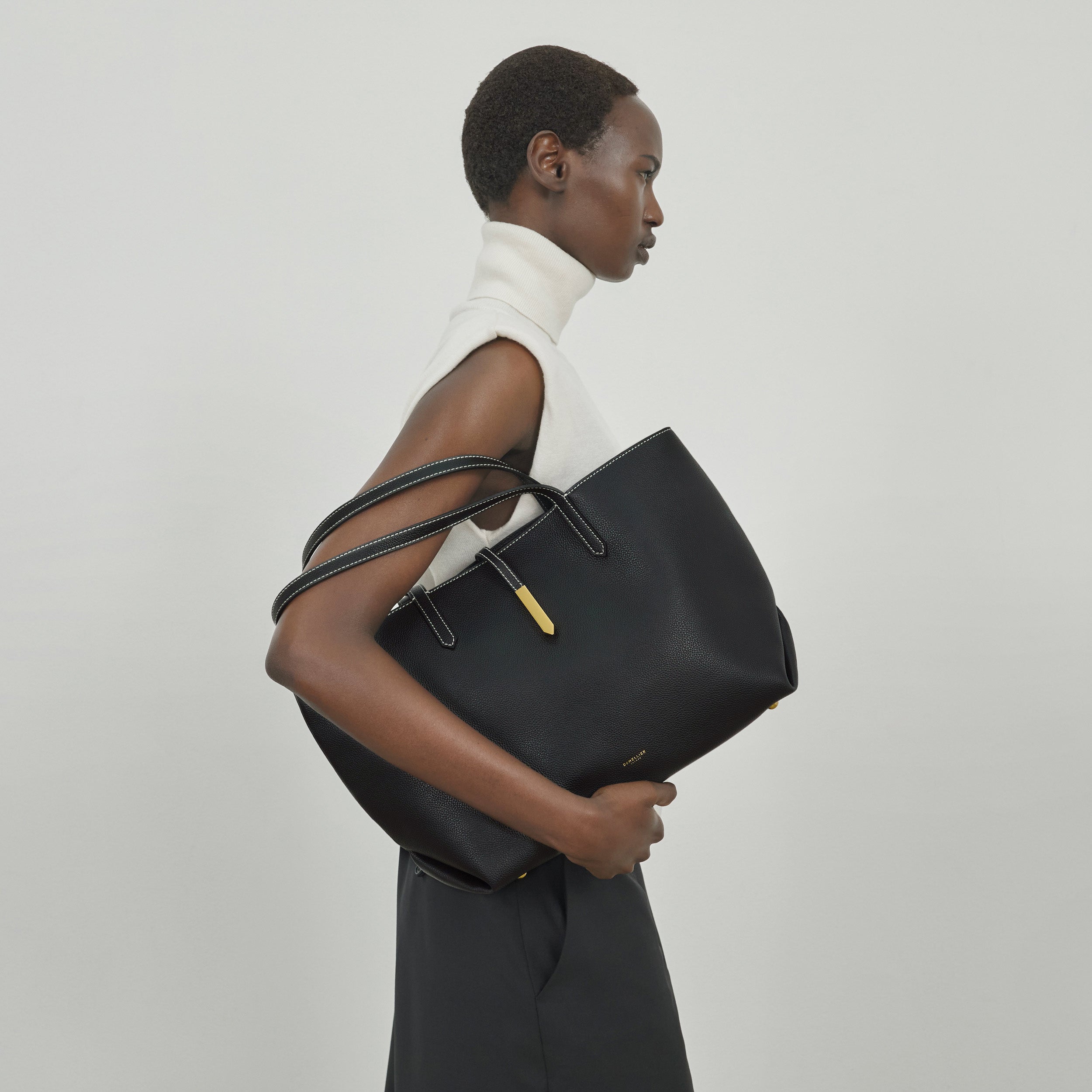Le sac fourre-tout Tokyo - noir petit grain surpiqûres écrues