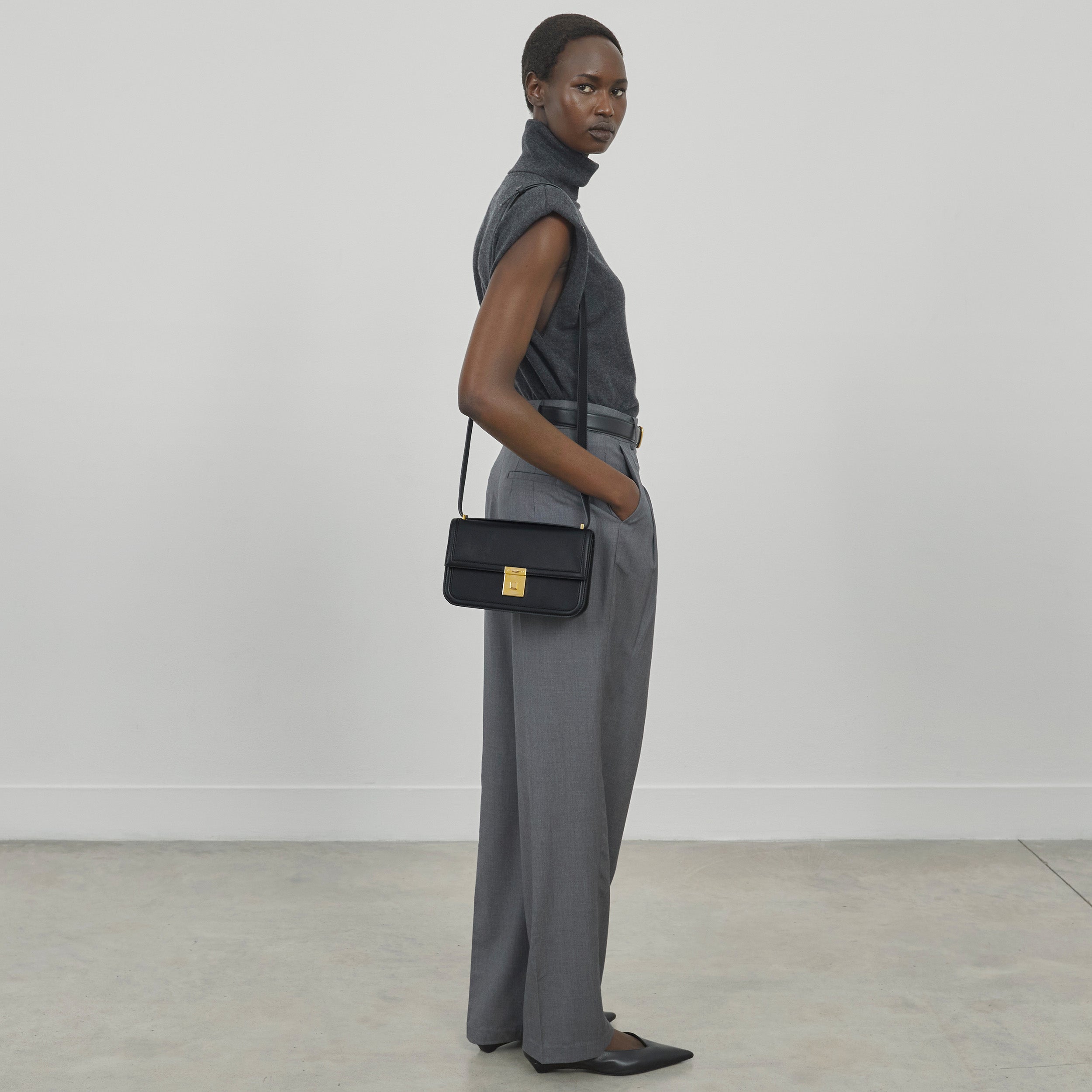 Die Paris Crossbody - Mohnrot glatt
