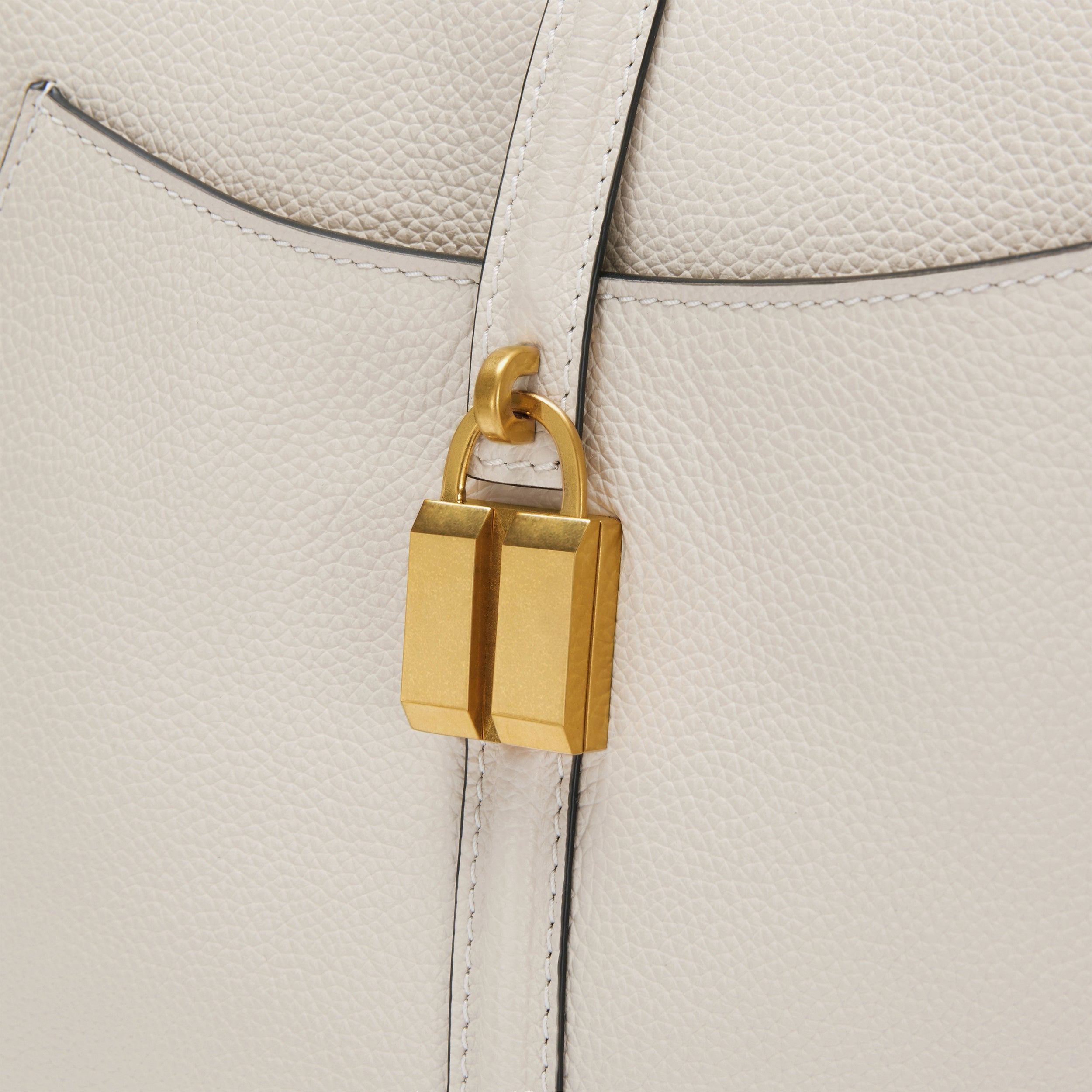 Le sac hobo Siena - blanc cassé à petit grain