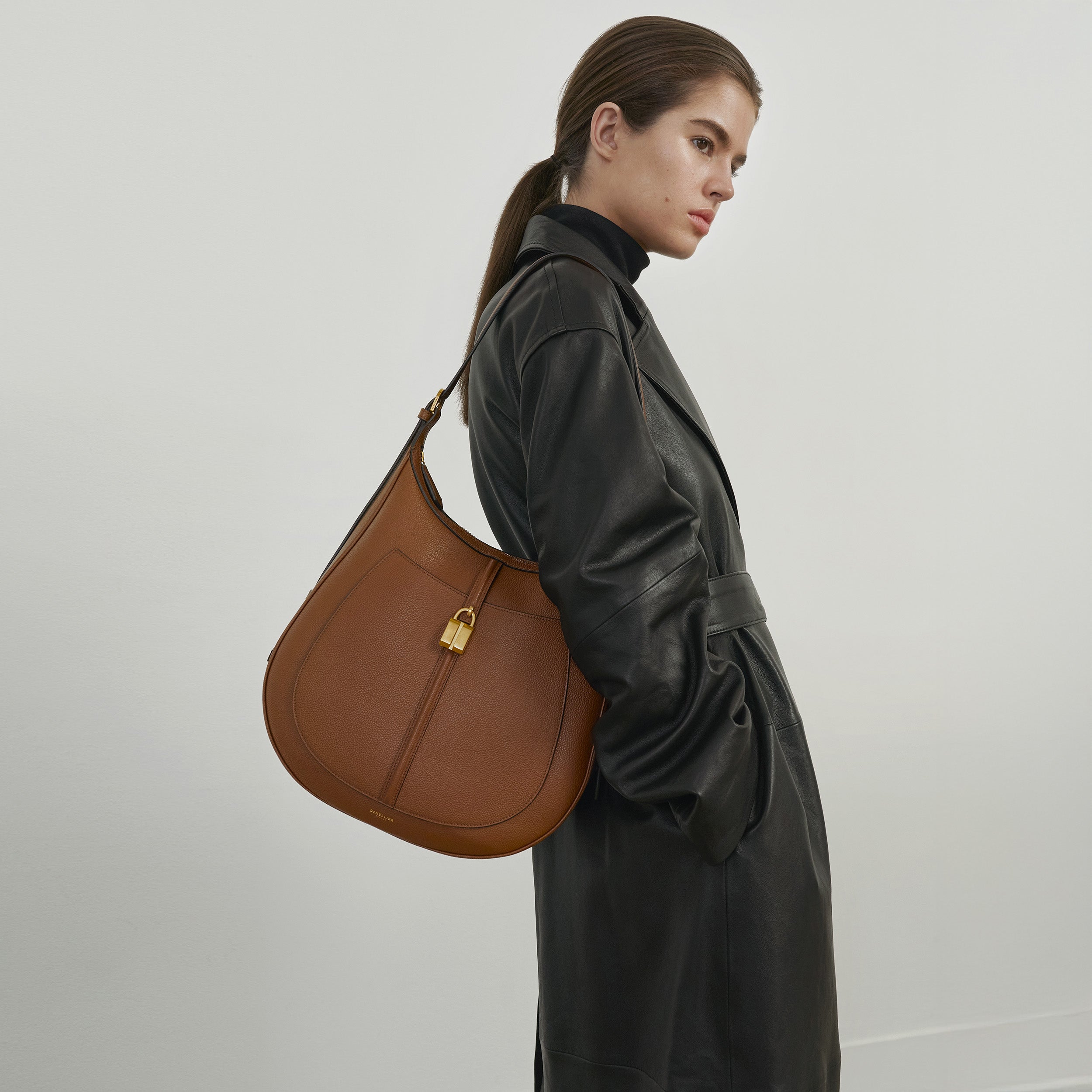 Le sac hobo Siena - beige à petit grain