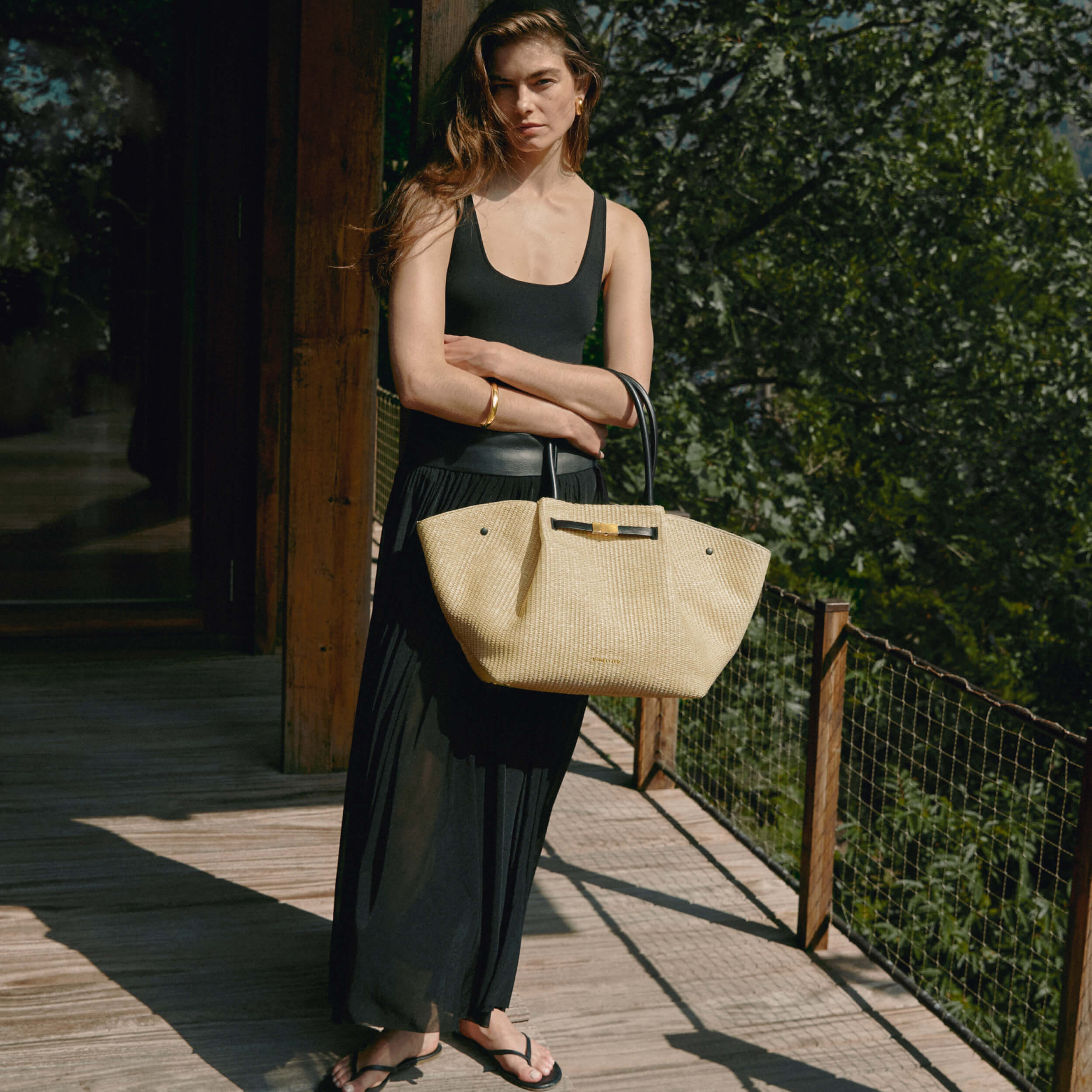 The New York - warm raffia black smooth