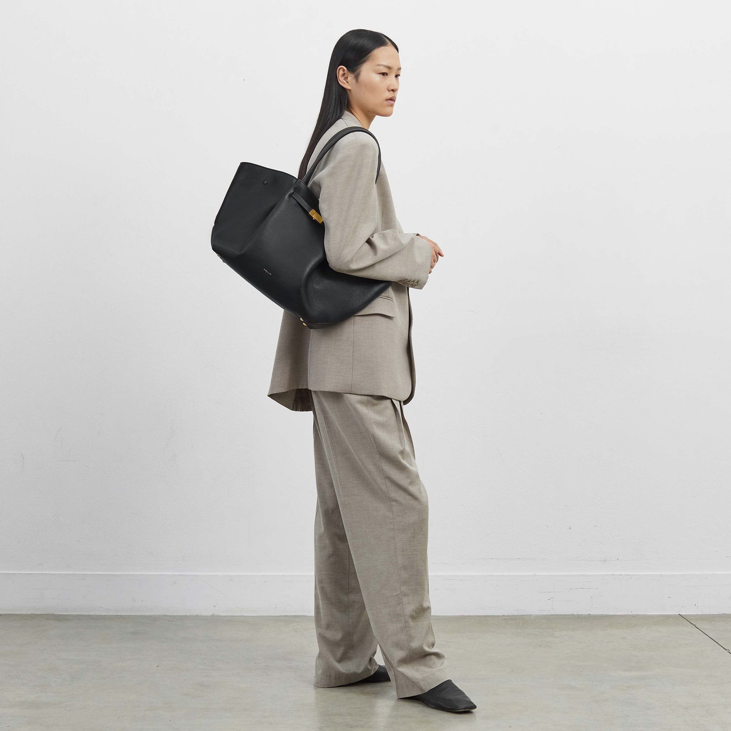The New York - warm raffia black smooth