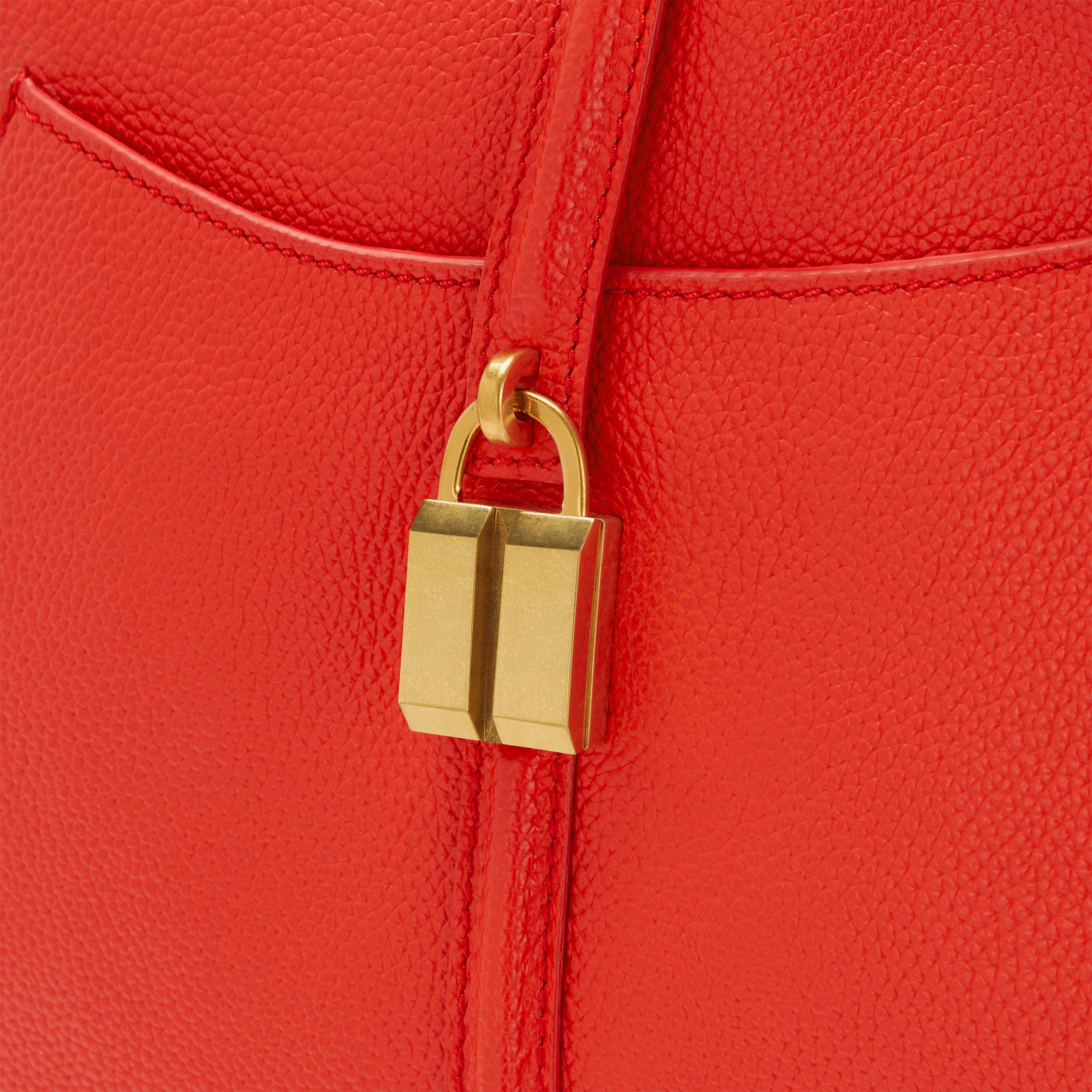 Le sac hobo Siena - rouge coquelicot à petits grains 