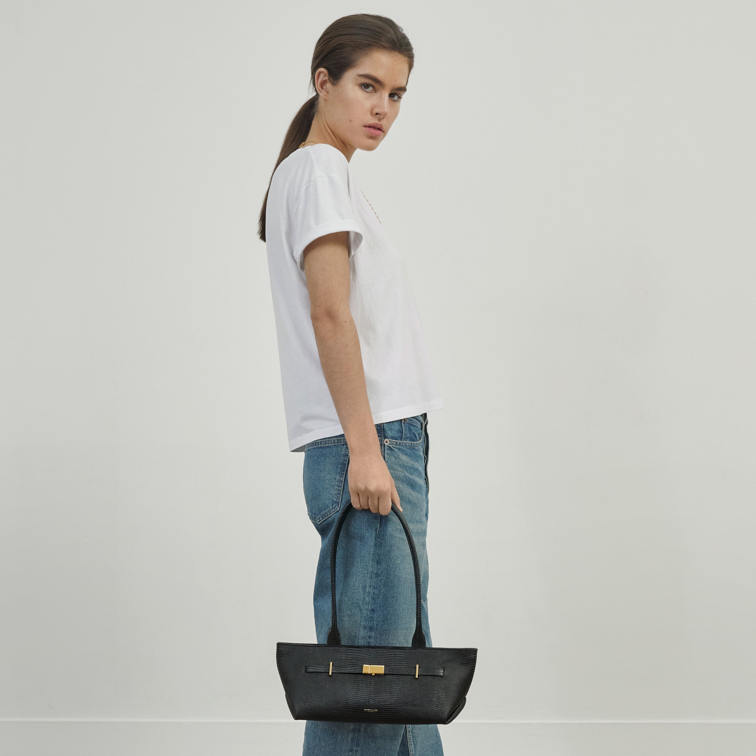 The New York Shoulder - black lizard-effect