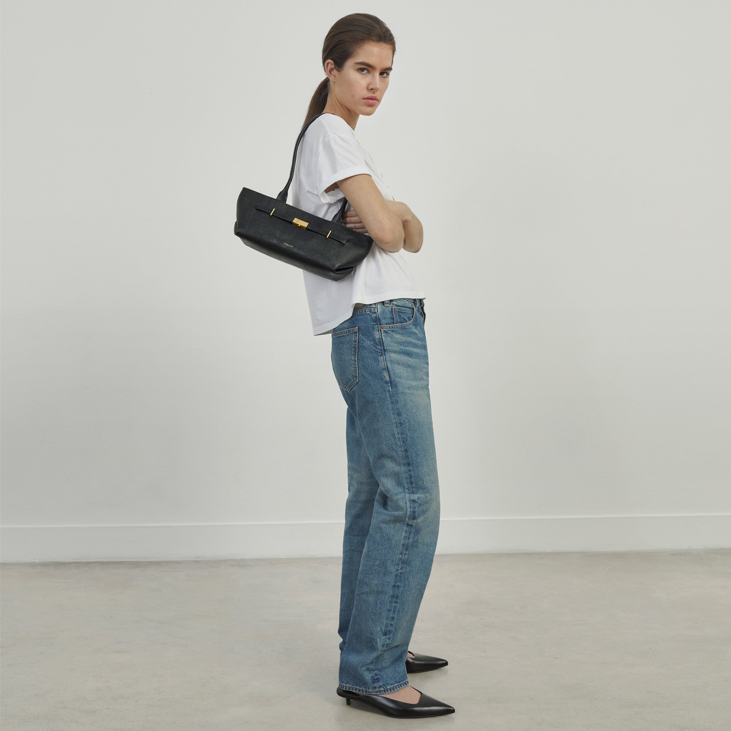 The New York Shoulder - black lizard-effect