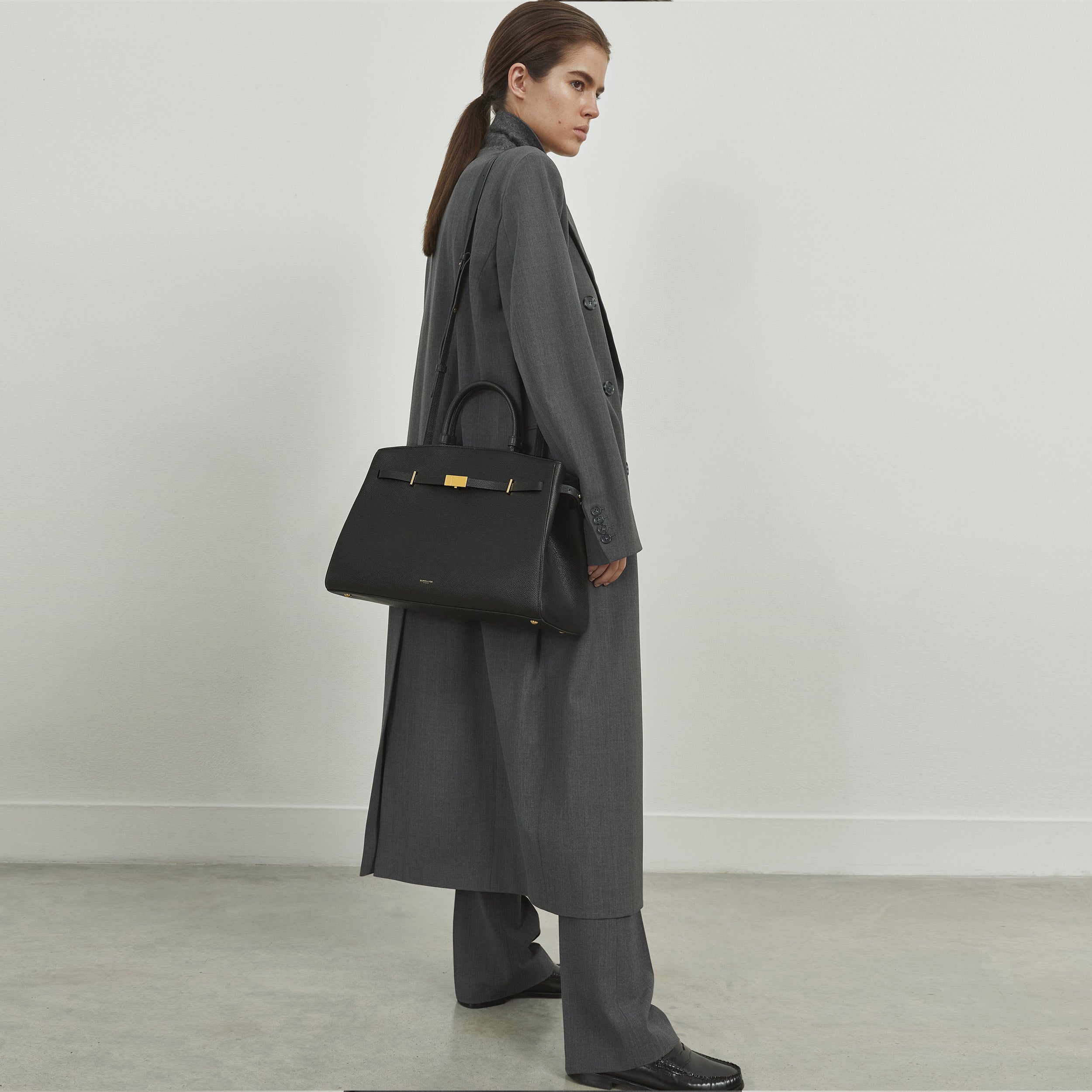 The Hudson - black small grain